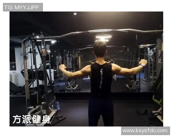 龙门架绳索后踢:被低估的臀部孤立训练器械